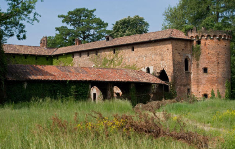 Castello di Rozzano, Italy